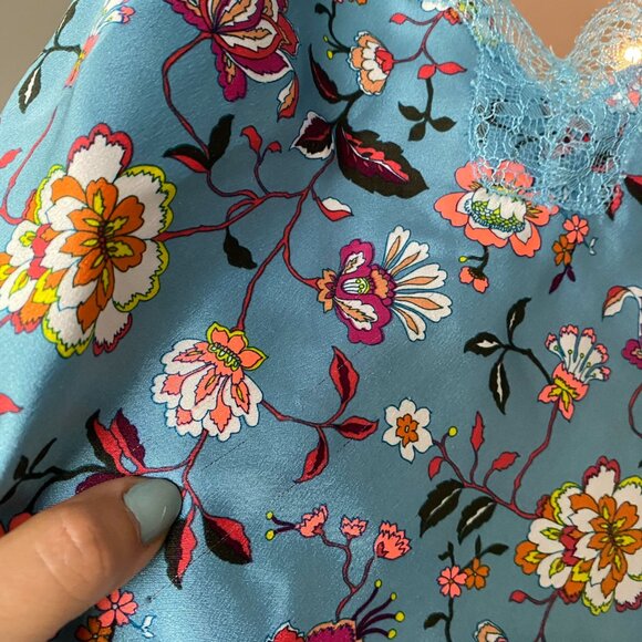 Victoria's Secret Satin Lace Camisole Tank Top Size M - Picture 7 of 8